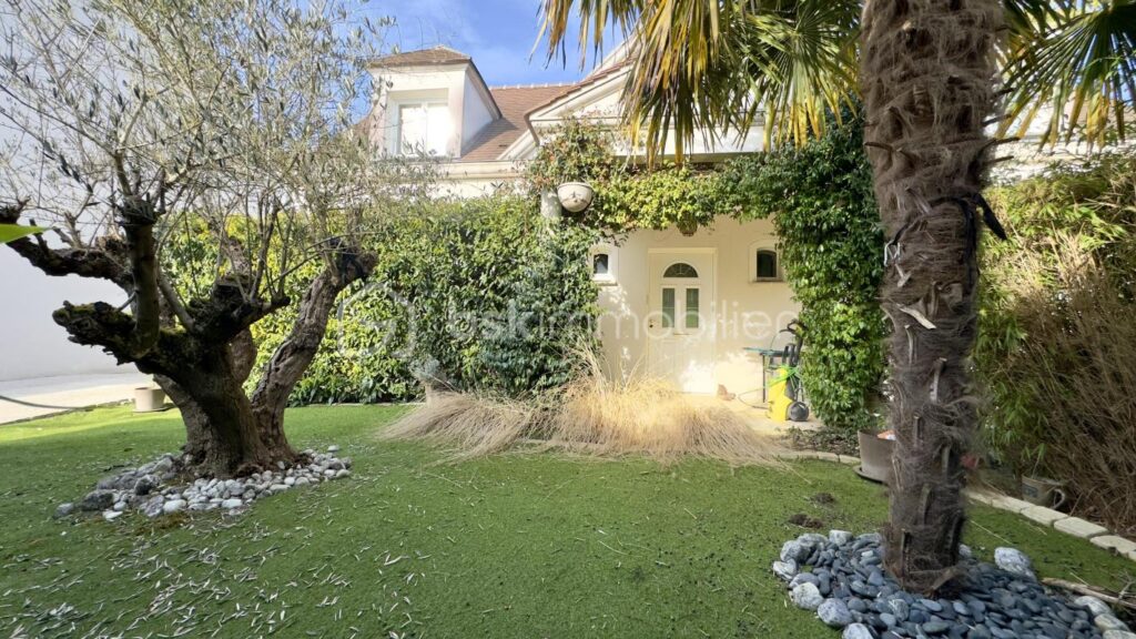 À Vendre – Maison d’Exception à Armentières-en-Brie 240m2 – 6 pièces – 4 chambres – 239 m²