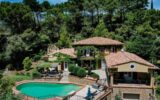 Villa traditionnelle 250 m² T2 terrain 7300 m² Piscine – 8 pièces – 5 chambres – 250 m²