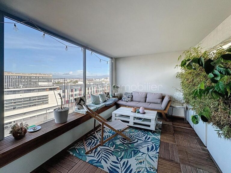 Appartement T3 avec grande terrasse, à deux pas du RER Nanterre-Université – 3 pièces – 2 chambres – 70 m²