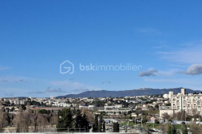 Vivez le rêve marseillais : Un havre urbain au cœur du 10e arrondissement – 3 pièces – 2 chambres – 52 m²