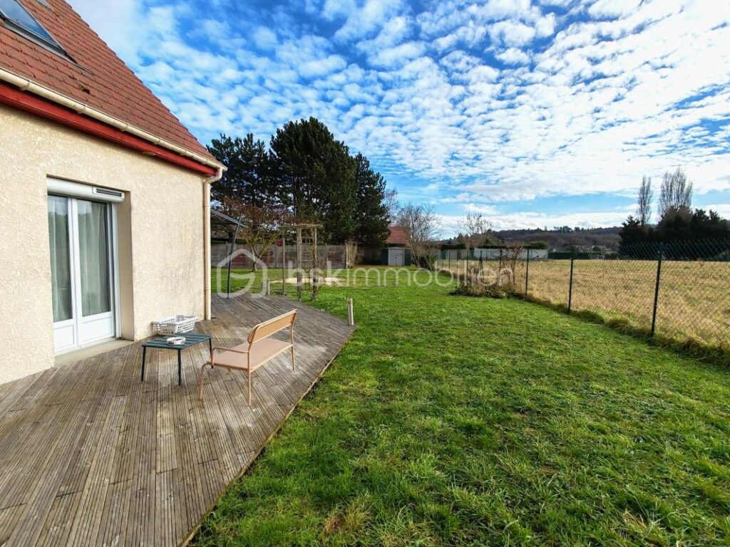 Charmante maison de 131 m² avec jardin, située à D’Huison-Longueville – 6 pièces – 4 chambres – 131 m²