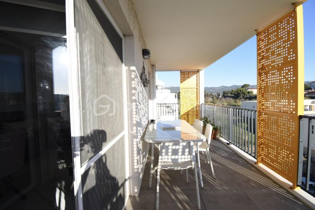 T4 récent équipé et meublé – Terrasse – Résidence 2021 – Prêt à emménager immédiatement – 4 pièces – 3 chambres – 73 m²