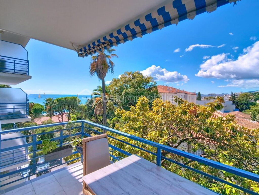 CANNES PROCHE PLAGES – GRAND STUDIO AVEC VUE MER – 1 pièce – NR chambres – 33 m²