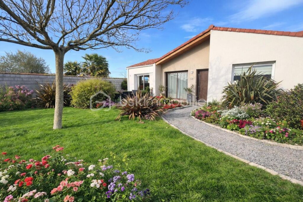 Maison plain-pied 97 m² – Impasse au calme – Vue dégagée – 5 pièces – 3 chambres – 97 m²