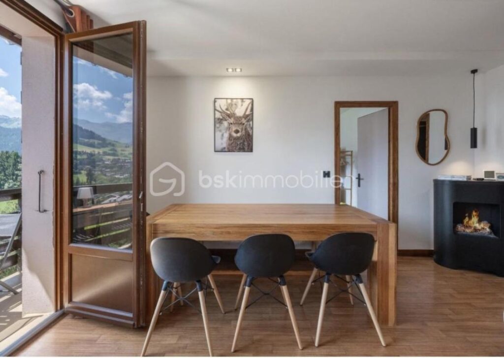 Appartement rénové 73 m² – Dernier étage – Traversant – Vue Mont-Blanc – Megève (Le Villaret) – 4 pièces – 3 chambres – 73 m²