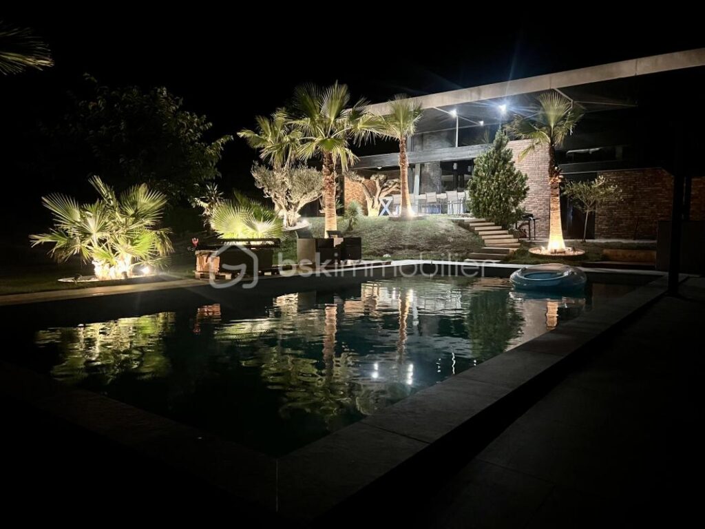 Maison d’architecte de 188m2 avec piscine – 6 pièces – 4 chambres – 188 m²