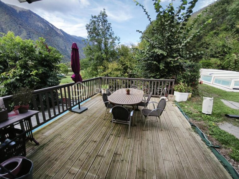💥 Juzet-de-Luchon (31110) – Propriété de caractère avec piscine et vue montagnes à prix imbattable 💥 – 10 pièces – 5 chambres – 230 m²