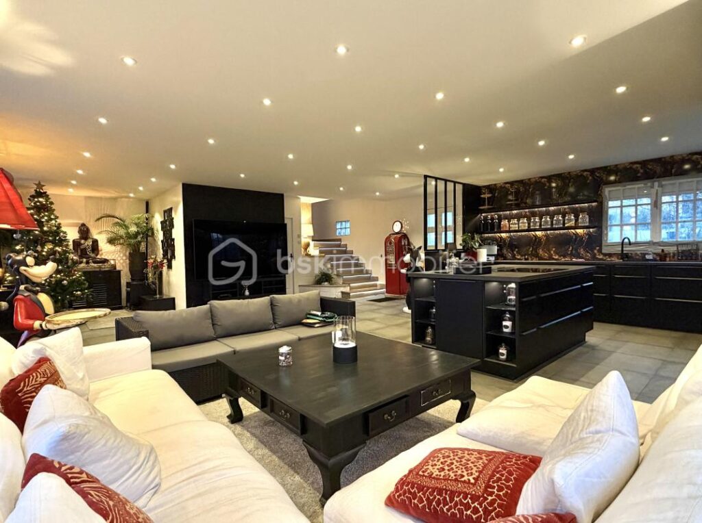 Maison contemporaine à l’architecture cubique – Vue dégagée sur la vallée – 6 pièces – 4 chambres – 149 m²