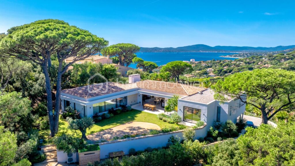 Villa d’exception – Double vue mer dans Golfe de Saint Tropez – 10 pièces – 5 chambres – 370 m²