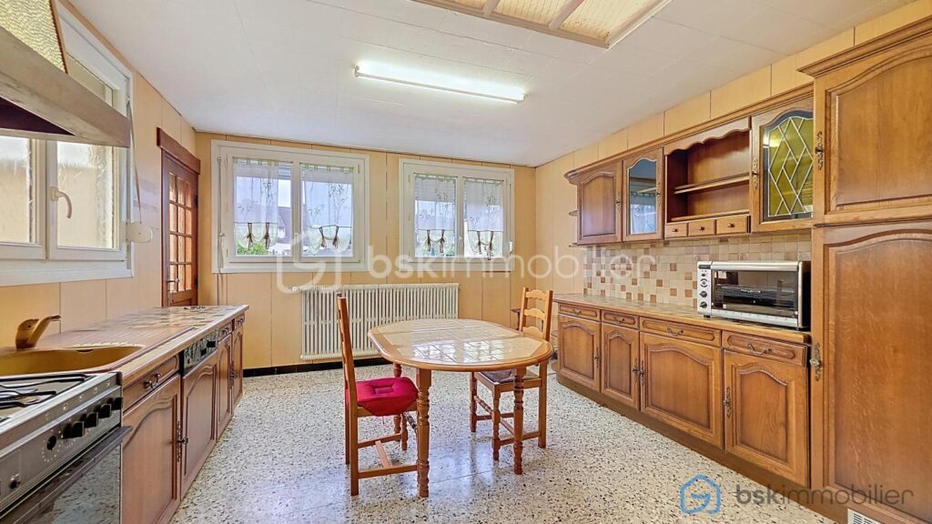 Maison semi-individuelle 4 chambres jardin garage – 6 pièces – 4 chambres – 100 m²