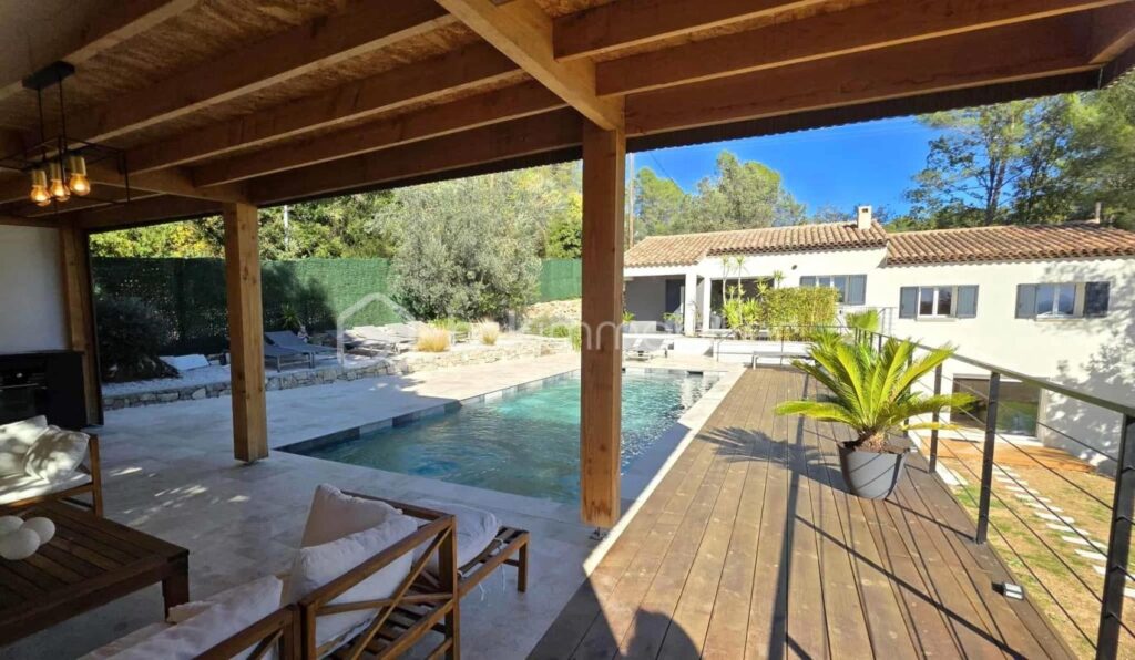 A Lorgues (Var) – MAISON TRADITIONNELLE avec loft indépendant, piscine balinaise & prestations haut de gamme! – 6 pièces – 4 chambres – 150 m²