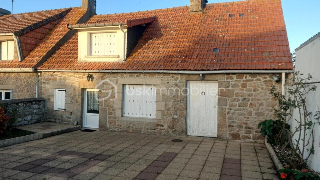maison de village en pierre – 3 pièces – 2 chambres – 59 m²
