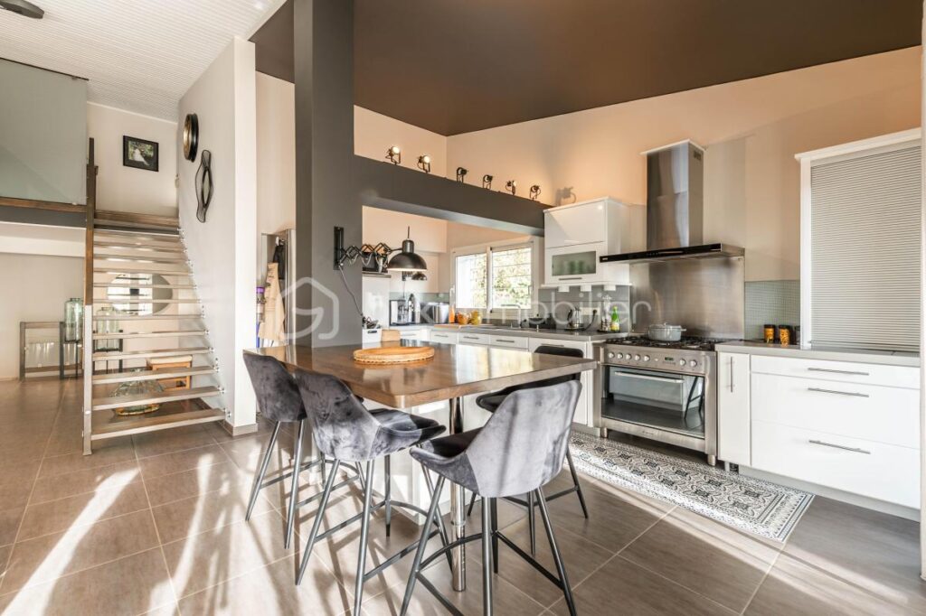 EXCLUSIVITE SUPERBE VILLA ANNECY LE VIEUX – 8 pièces – 5 chambres – 219 m²