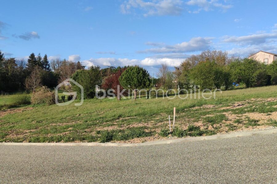 Terrain à vendre à Genebrieres