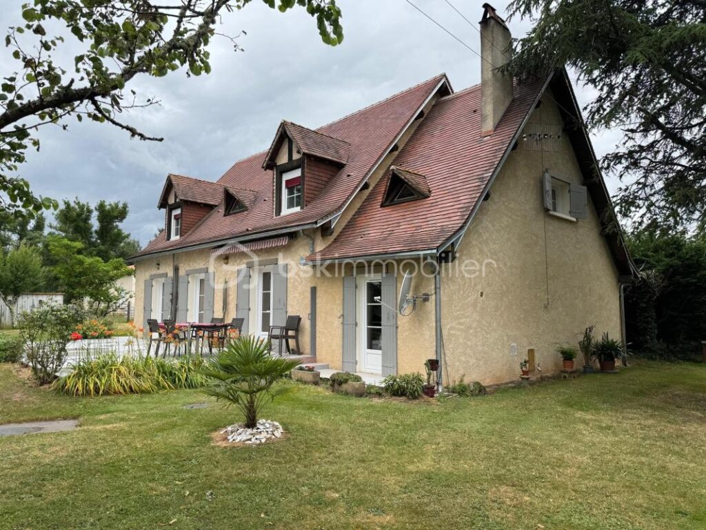 Belle Maison de style périgourdine – 6 pièces – 4 chambres – 159 m²