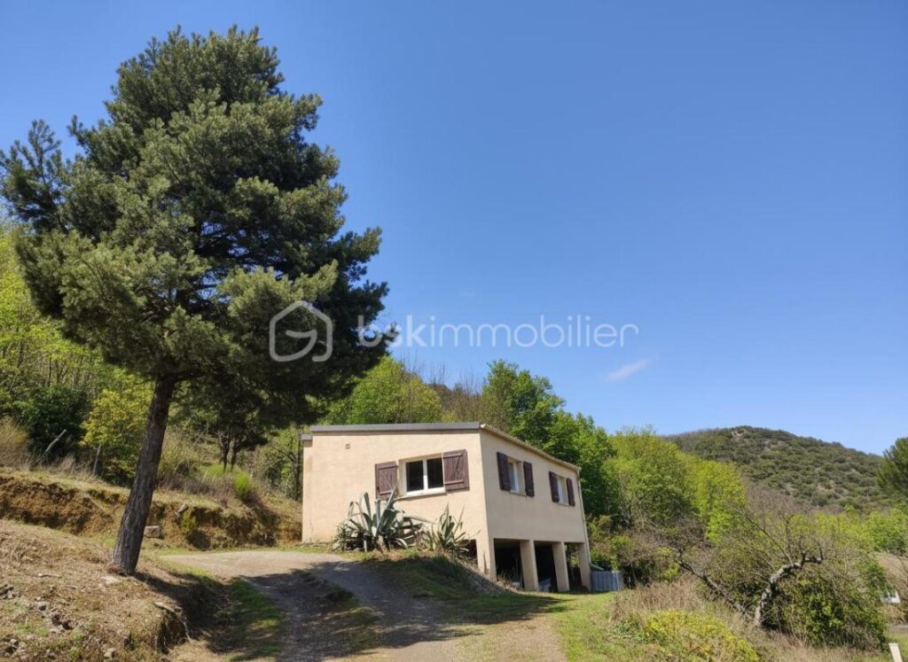 Villa récente avec vue exceptionnelle – Riols – DPE A – Terrain + parcelles – 3 pièces – 2 chambres – 82 m²