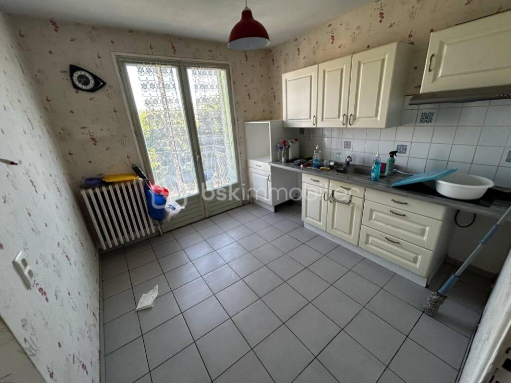 Magnifique maison familiale avec vue dégagée à Creissels – 6 pièces – 5 chambres – 128 m²