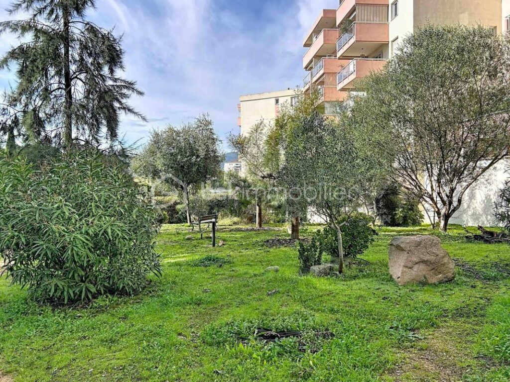 AJACCIO – ENTREE DE VILLE T3 82 M2 – 3 pièces – 2 chambres – 81 m²