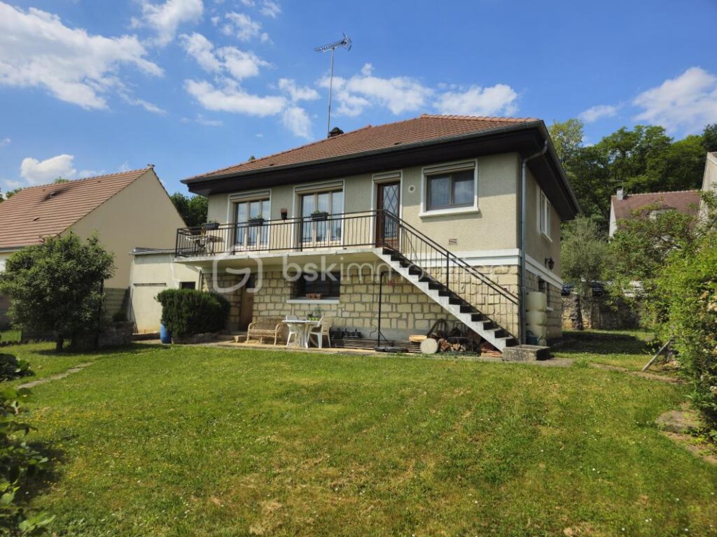 Maison traditionnelle avec vue dégagée à Lardy – 4 pièces – 2 chambres – 76 m²