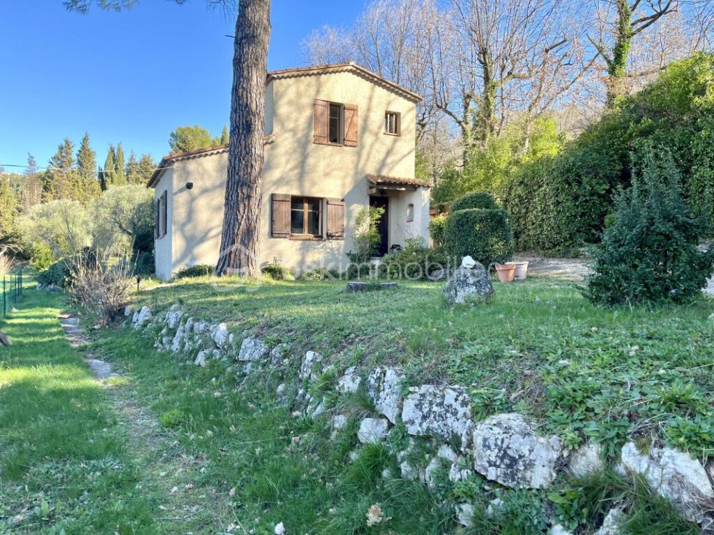 Villa 85 m² sur terrain de 4 200 m² – Callian (Var Est -83440) – Vue village – 3 pièces – 2 chambres – 85 m²