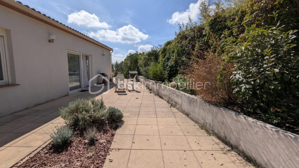 Ensemble de 2 habitations sur une belle parcelle arborée – 8 pièces – 6 chambres – 227 m²