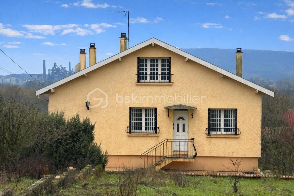 Maison individuelle familiale sur un terrain de 1 001 m² – 5 pièces – 3 chambres – 122 m²