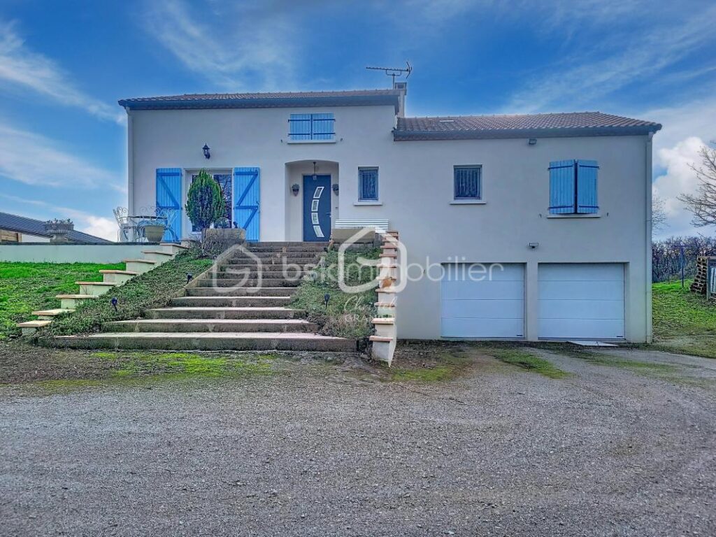 Maison familiale 143m² – vue dégagée – Sous-sol complet – Terrain 2120m² – 5 pièces – 4 chambres – 143 m²