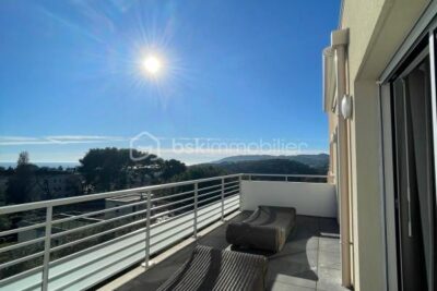 L’Exception Panoramique : Penthouse & Rooftop entre Nice et Cannes – 4 pièces – 3 chambres – 118 m²