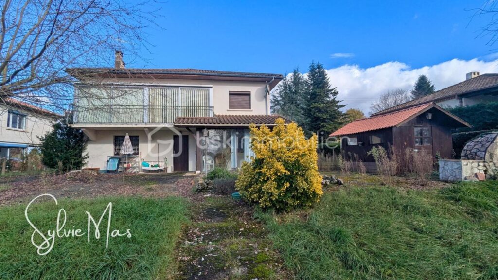 Maisons 4 pièces sur sous sol complet et jardin arboré 2 400 m2 – 5 pièces – 3 chambres – 125 m²