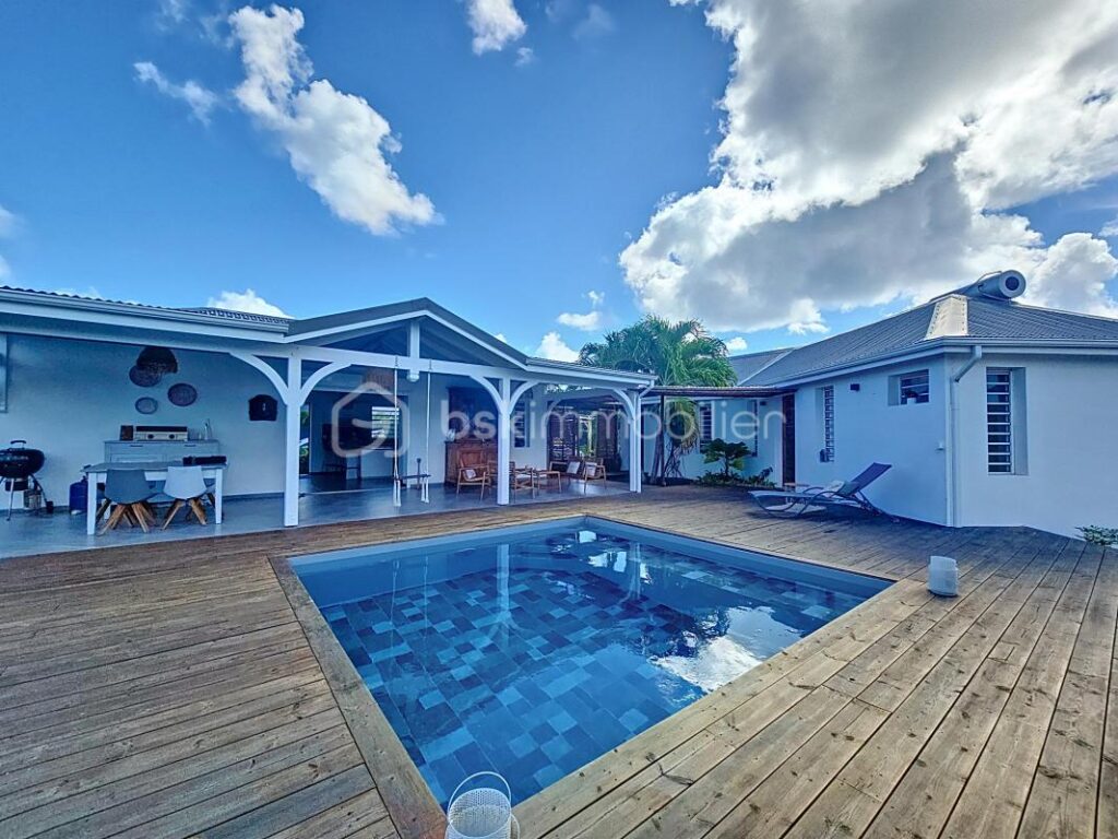 Splendide villa T4 avec piscine – 4 pièces – 3 chambres – 119 m²