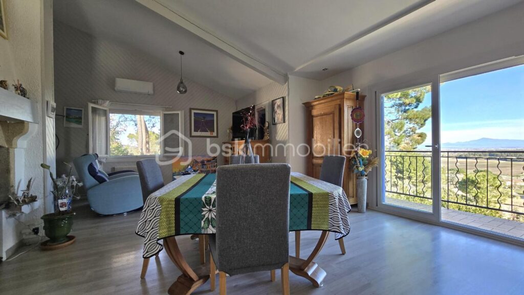 Maison + logement indépendant avec vue exceptionnelle, piscine et garage – 7 pièces – 5 chambres – 140 m²