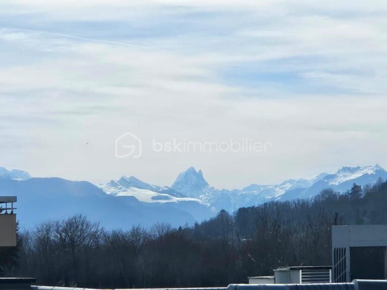 Bel appartement situé au 3eme étage avec ascenseur – 3 pièces – 2 chambres – 58 m²