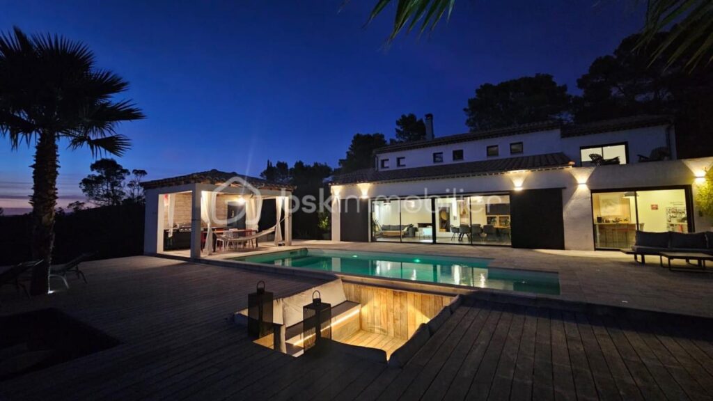 Maison de 200 m² dans un cadre magique et son extérieur a couper le souffle – 4 pièces – 3 chambres – 170 m²