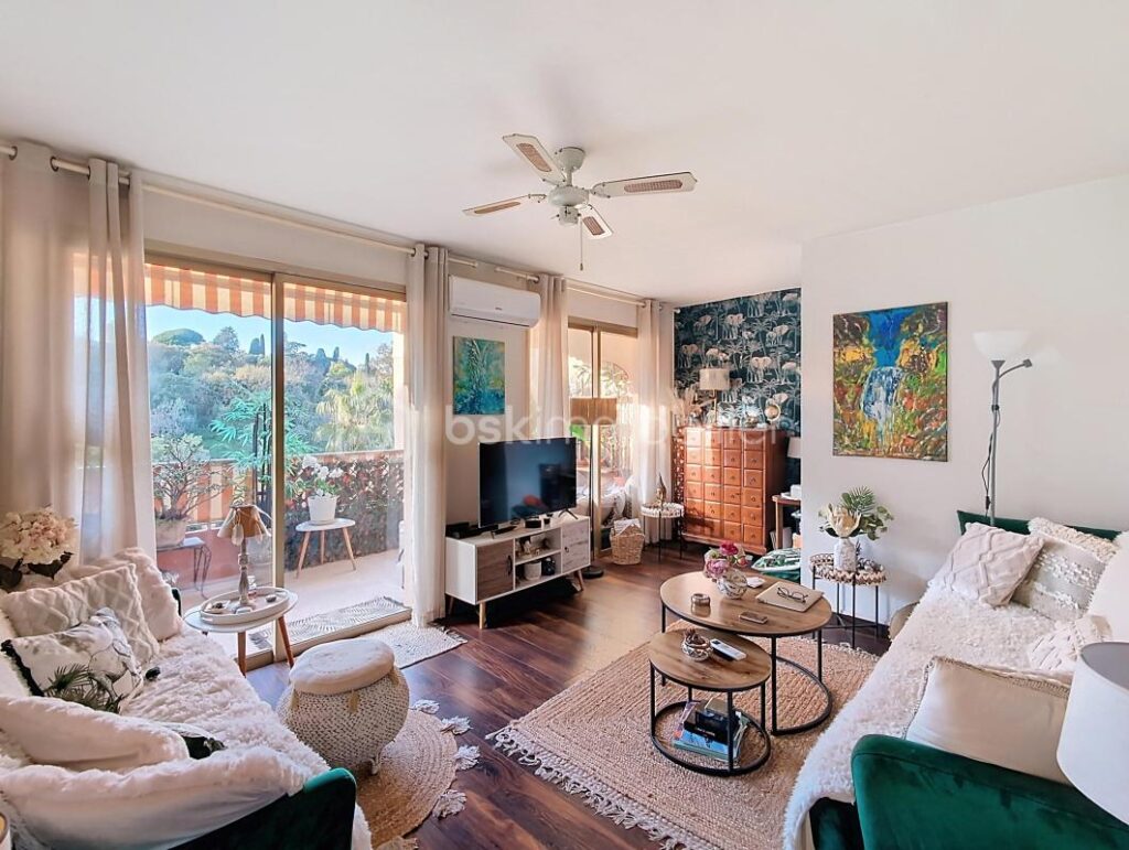 2P Cannes Cx des Gardes – Calme, verdure, terrasse, piscine – 2 pièces – 1 chambre – 47 m²