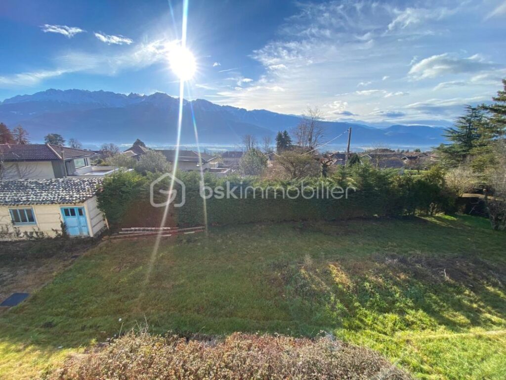 ***MAISON COUP DE COEUR A SAINT ISMIER A LA TOUR D ARCE A RENOVER*** – 4 pièces – 3 chambres – 126 m²