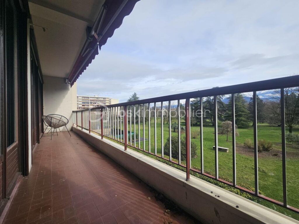 Superbe T4 transformé en T3 – Vue dégagée sur Parc – Echirolles – 4 pièces – 2 chambres – 95 m²