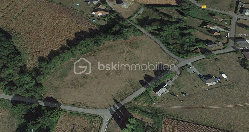 Terrain constructible dans terrain proche commodités – NR pièces – NR chambres – 1200 m²