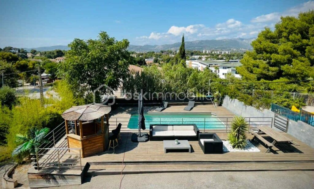 Maison individuelle avec piscine & appartement indépendant ! – 6 pièces – 5 chambres – 173 m²