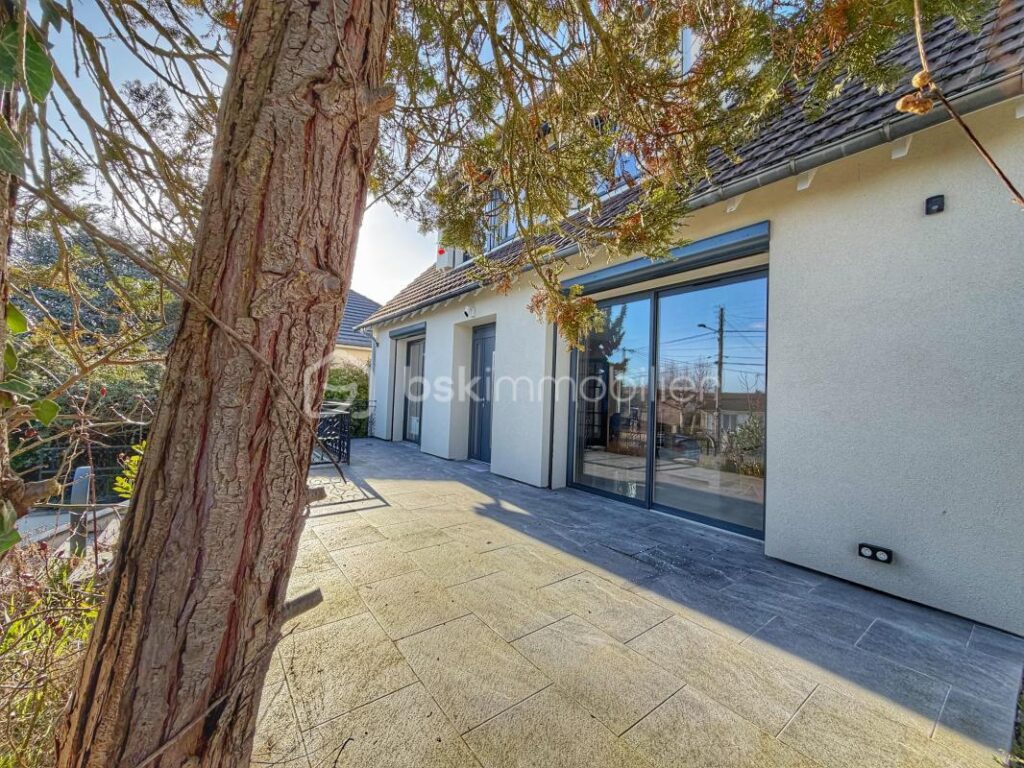 NOUVELLE PEPITE POUR POSER SES VALISES ! – 7 pièces – 4 chambres – 114 m²