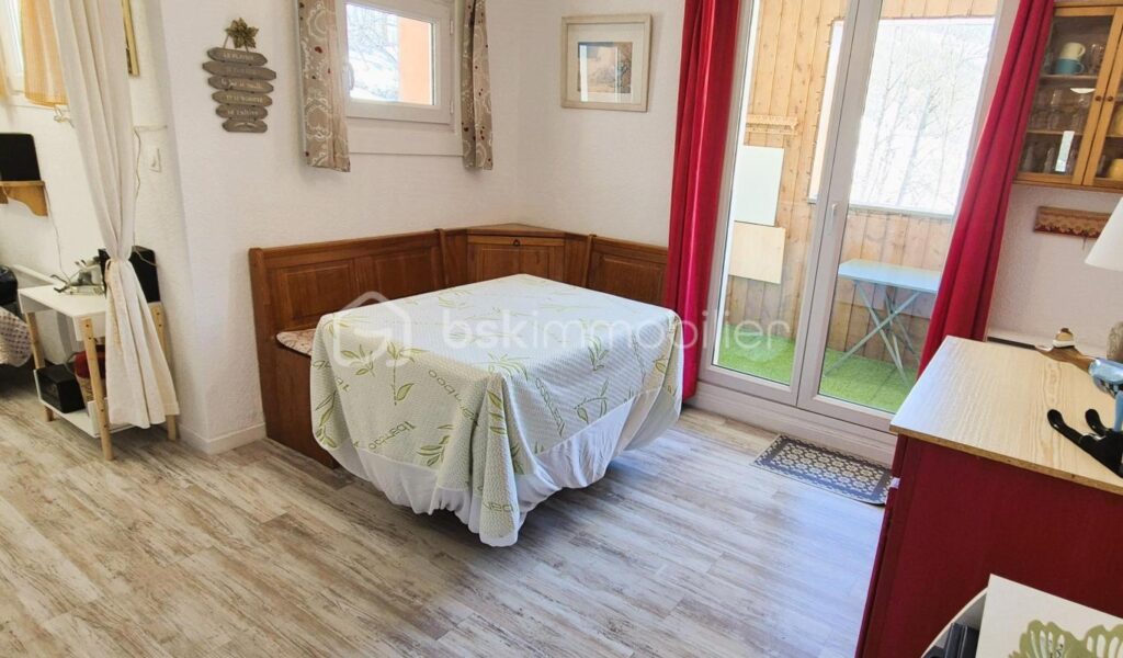 🏔️ BEL APPARTEMENT RÉNOVÉ – LE SEIGNUS D’ALLOS – VUE PISTES – 3 pièces – 2 chambres – 29 m²