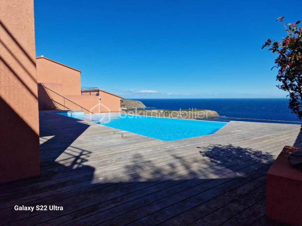A VENDRE APPARTEMENT 62M2 – MAGNIFIQUE VUE MER – TERRASSE DE 40 M² – DEUX CHAMBRES – PARKING PRIVE FERME – CLIMATISATION REVERSIBLE – – 3 pièces – 2 chambres – 61 m²