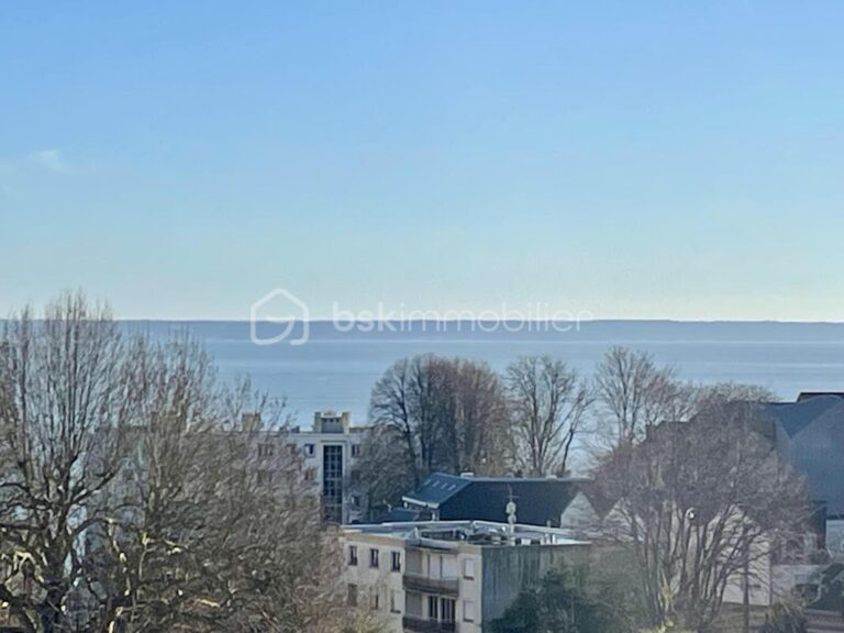 ⭐ Appartement 123 m² avec Grand Balcon Vue Mer à vendre en EXCLUSIVITÉ à Saint-Adresse – 3 chambres – À rénover – 5 pièces – 3 chambres – 123 m²