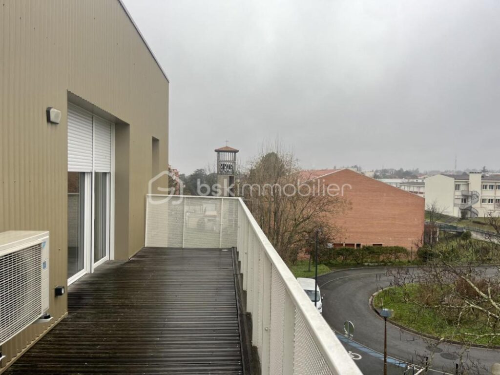 L’Ormeau – T4 récent, en dernier étage avec belle terrasse et parking en sous-sol – 4 pièces – 3 chambres – 80 m²