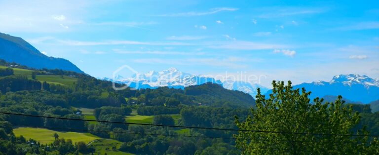 MAISON AVEC VUE SUR LE MONT BLANC – 8 pièces – 4 chambres – 353 m²