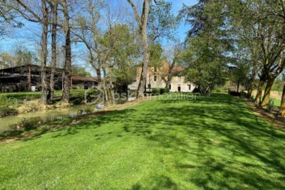 MAISON MOULIN – 8 pièces – 5 chambres – 240 m²