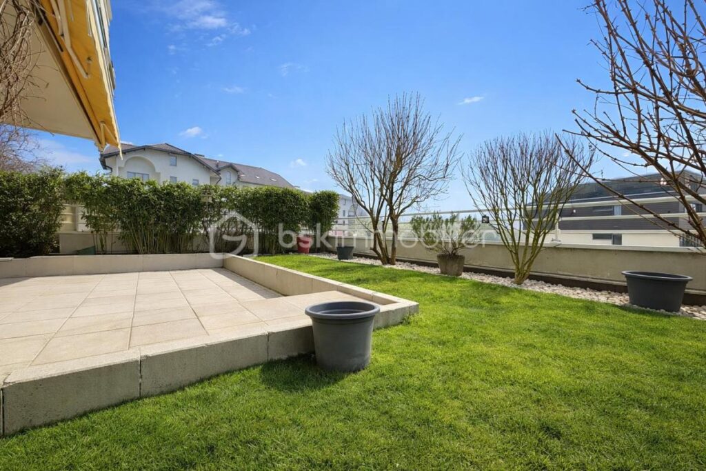 COUP DE CŒUR – 3 PIÈCES AVEC TERRASSE & JARDIN – VUE JURA – 3 pièces – 2 chambres – 72 m²