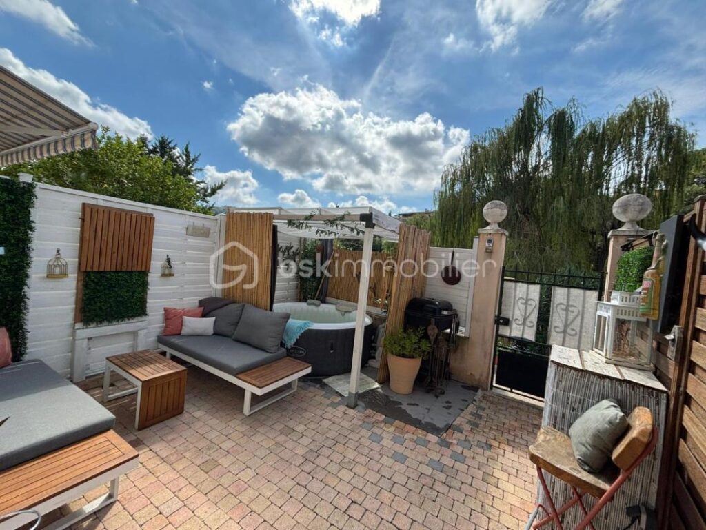 Charmant appartement avec terrasse ensoleillée et cadre de vie privilégié à Auribeau-sur-Siagne – Aucun travaux à prévoir ! – 3 pièces – 2 chambres – 55 m²