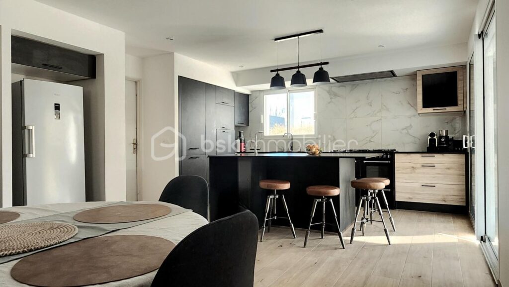 Maison construite en 2020 à haute performance énergétique – 6 pièces – 5 chambres – 170 m²