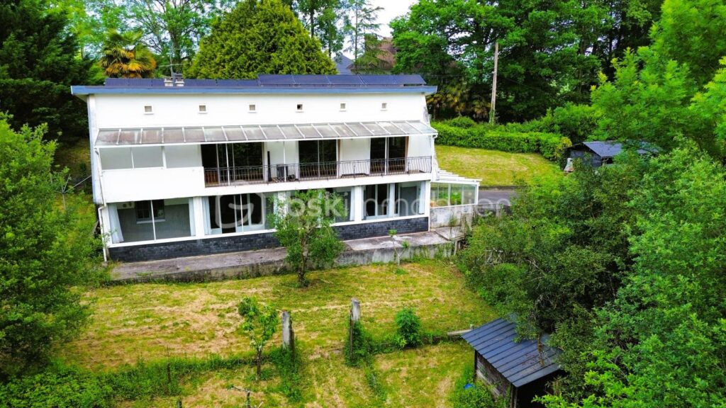 Maison 180 m² possibilité jusqu’à 6 chambres, panneaux photovoltaïques – 8 pièces – 5 chambres – 180 m²