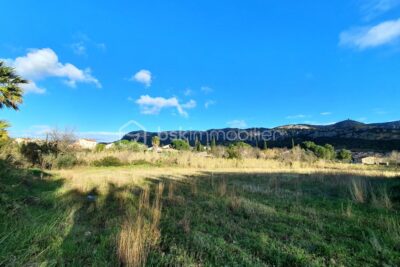 TERRAIN CONSTRUCTIBLE – TOUT A L&rsquo;EGOUT – LIBRE DE CONSTRUCTEUR – NR pièces – NR chambres – 1522 m²